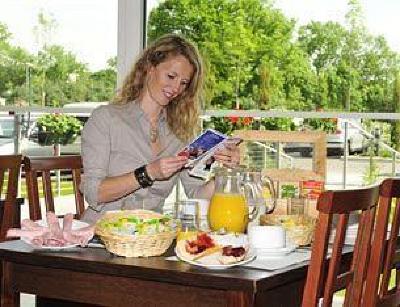 фото отеля Residhotel Les Hautes d'Andilly