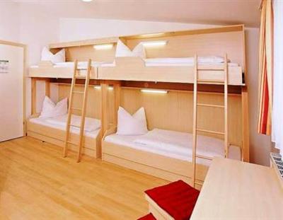 фото отеля Jugendgästehaus Youth Hostel