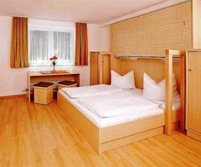 фото отеля Jugendgästehaus Youth Hostel