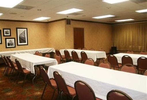 фото отеля Auburn Place Hotel & Suites
