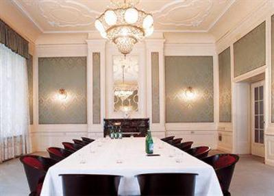 фото отеля Parkhotel Laurin