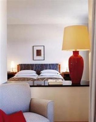 фото отеля Parkhotel Laurin