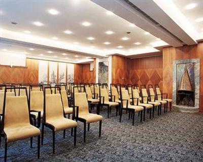 фото отеля Parkhotel Laurin