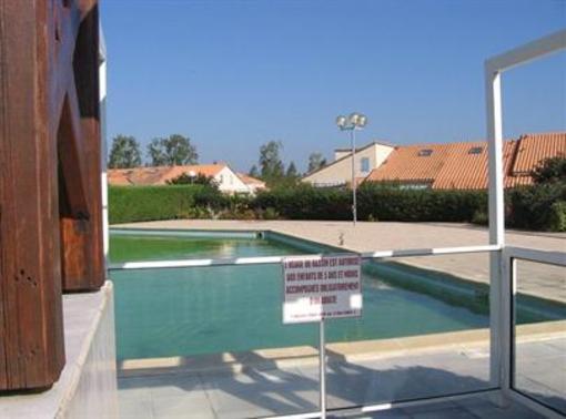 фото отеля Holiday Home Charmilles 2