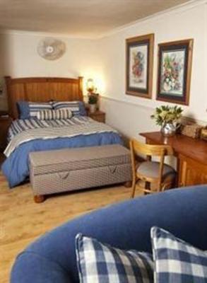фото отеля Two Oaks B&B