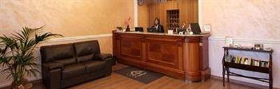 фото отеля Hotel Euro House Suites