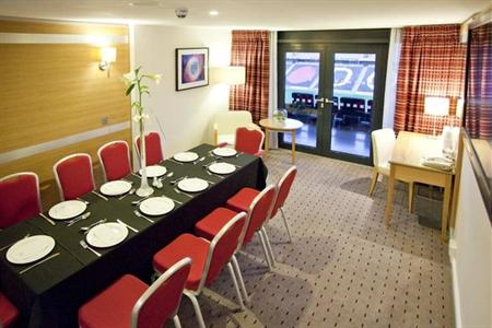 фото отеля Doubletree by Hilton Milton Keynes