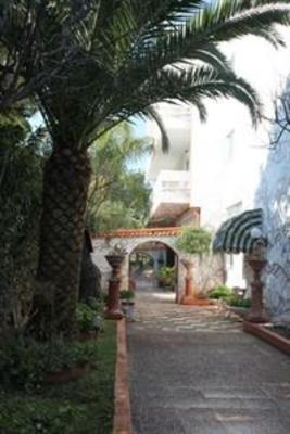 фото отеля Ballos Apartments