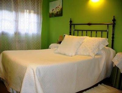 фото отеля Apartamentos Andrea Belmonte de Miranda