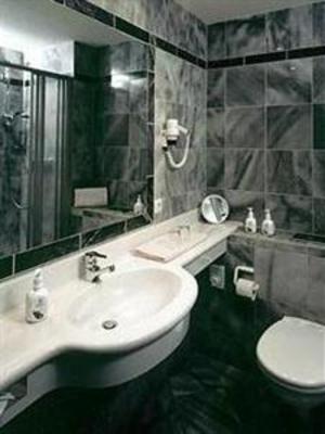 фото отеля Seehotel Luisenhof Falkenhagen