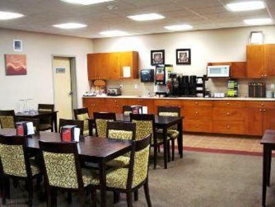 фото отеля Days Inn Chetwynd