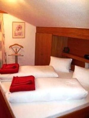 фото отеля Komfortappartement Bergheim