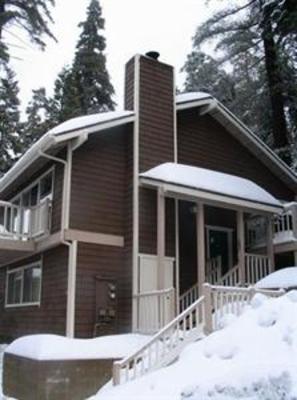 фото отеля Lake Arrowhead Chalets