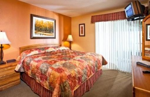 фото отеля Lake Arrowhead Chalets