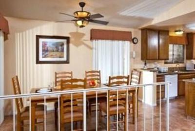 фото отеля Lake Arrowhead Chalets
