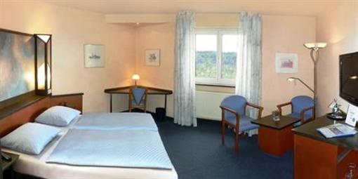 фото отеля Main Hotel Eckert Margetshochheim