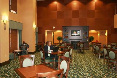 фото отеля Hampton Inn Garden City (New York)