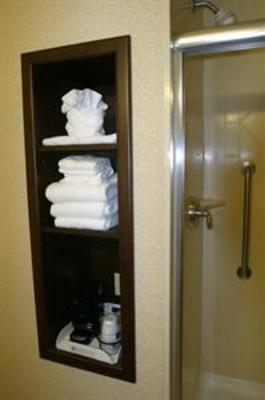 фото отеля Hampton Inn Garden City (New York)