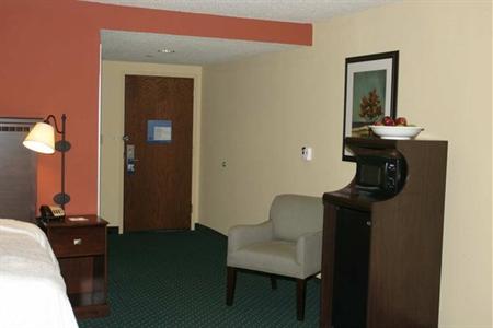 фото отеля Hampton Inn Garden City (New York)