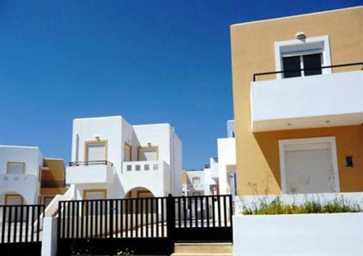 фото отеля Gennadi Gardens Apartments