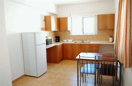 фото отеля Gennadi Gardens Apartments