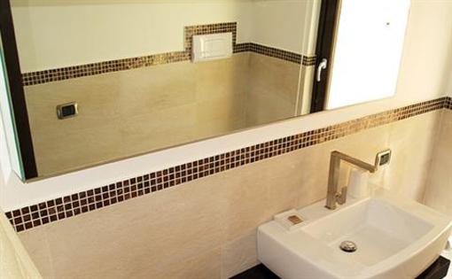 фото отеля Bed and Breakfast Trani 60