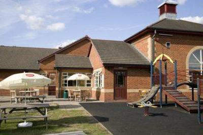 фото отеля Premier Inn Thurrock East Grays