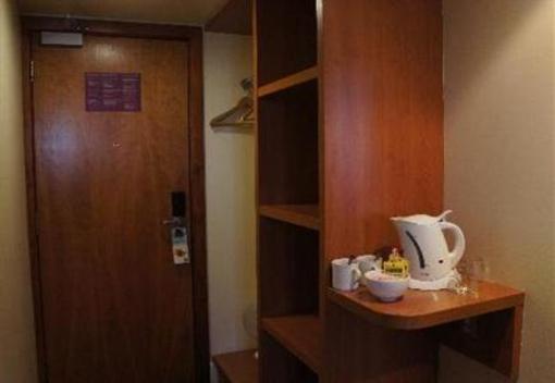 фото отеля Premier Inn Stafford North (Hurricane)
