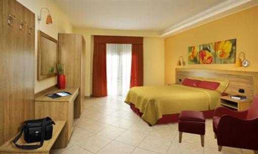 фото отеля Manhattan Village Hotel