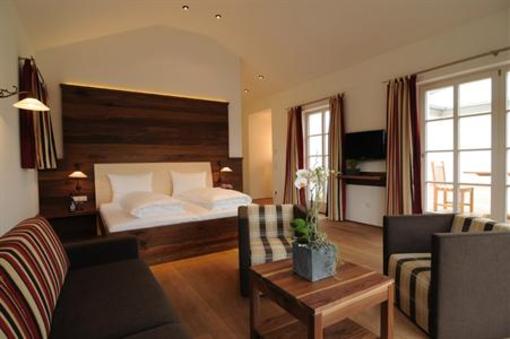 фото отеля Weingutshotel St Michael Wintrich