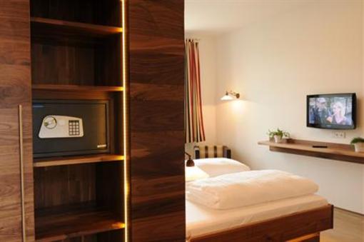 фото отеля Weingutshotel St Michael Wintrich