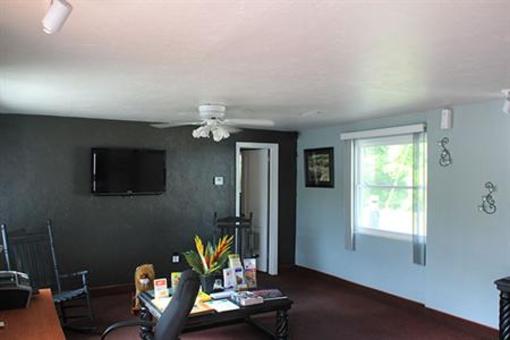 фото отеля High Springs Country Inn