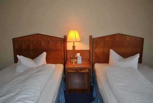 фото отеля Hotel Linde Neu-Isenburg