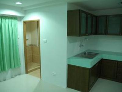 фото отеля Suvarnabhumi Apartment