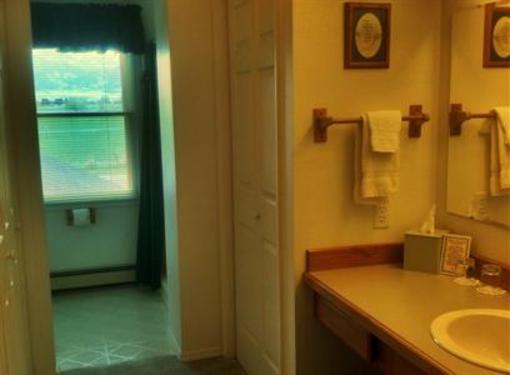 фото отеля Fox Hollow Bed and Breakfast at Baxter Creek
