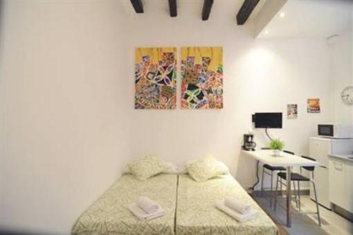 фото отеля Apartments Gaudi Barcelona
