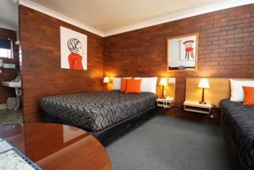 фото отеля Country Pathfinder Motor Inn