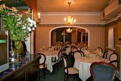 фото отеля Wake Green Lodge Hotel and Restaurant