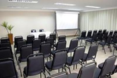 фото отеля Naoum Express Anapolis