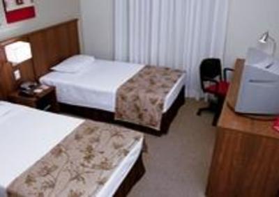 фото отеля Naoum Express Anapolis