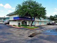 Motel 6 College Station