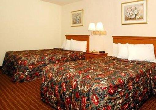 фото отеля Econo Lodge Intown