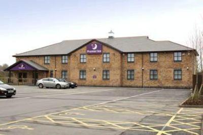 фото отеля Premier Inn Llanelli Central West