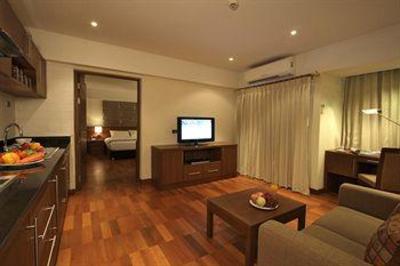 фото отеля Ballys Studio Suites Sukhumvit Bangkok