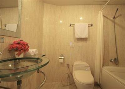фото отеля Ballys Studio Suites Sukhumvit Bangkok