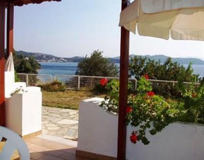 фото отеля Vassilias Beach Apartments