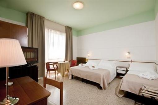 фото отеля Hotel La Perla Rimini