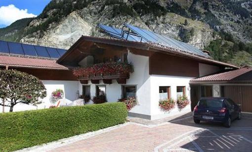 фото отеля Appartement Sporthutte Fiegl Langenfeld