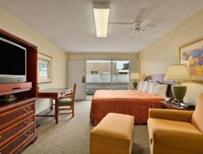 фото отеля Travelodge Bryan College Station