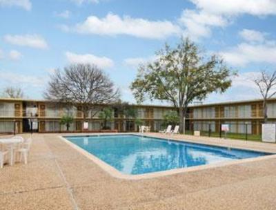 фото отеля Travelodge Bryan College Station